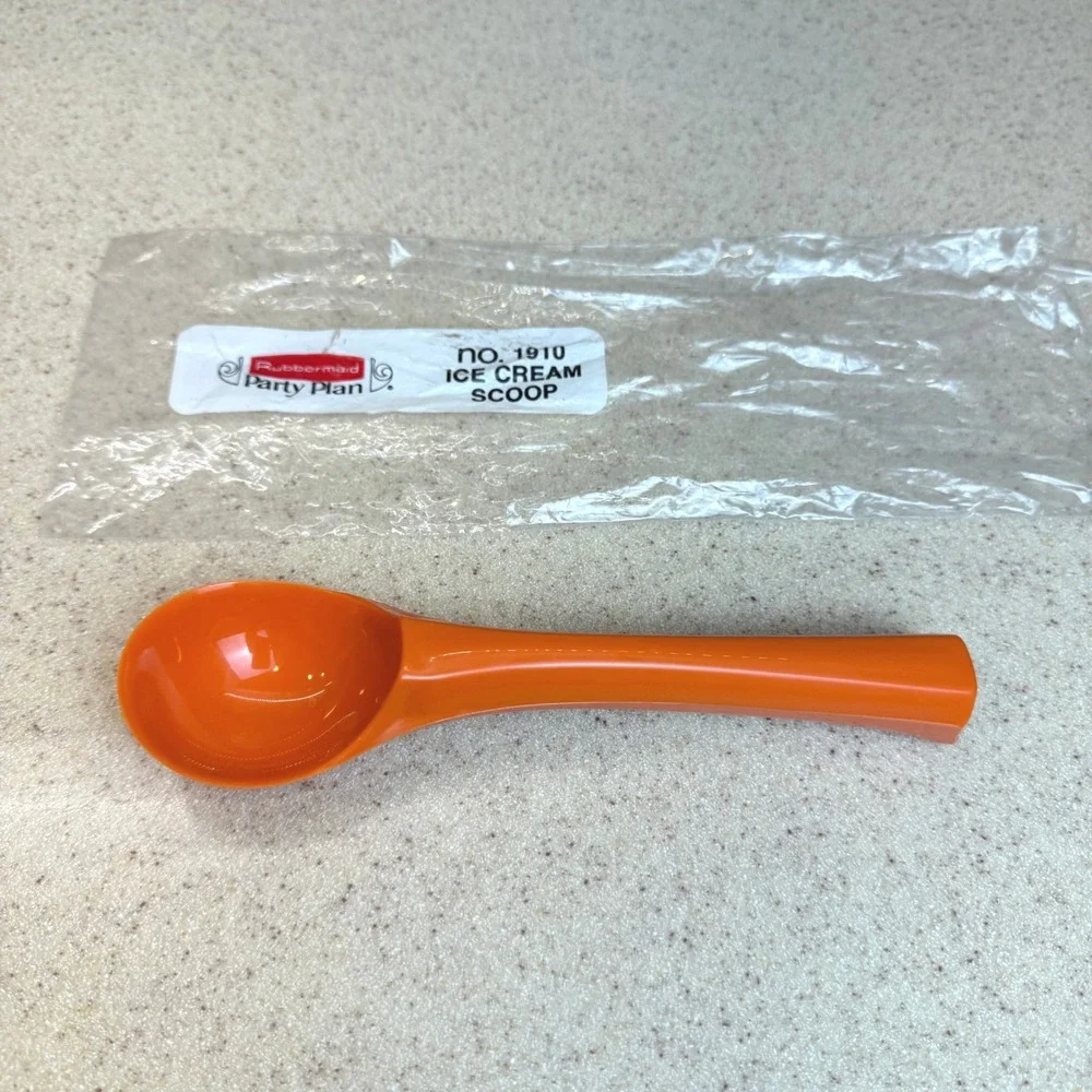 Rubbermaid brand new